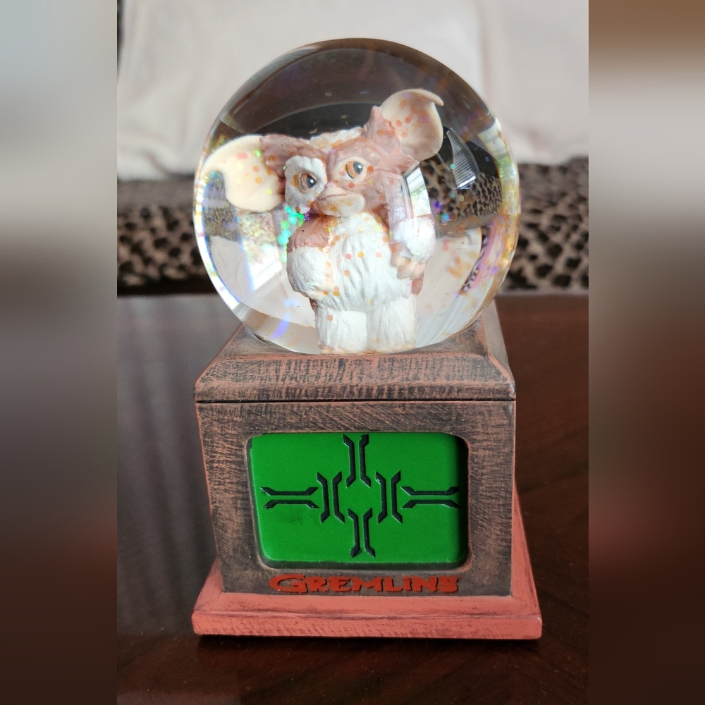 Gremlin Snowglobe